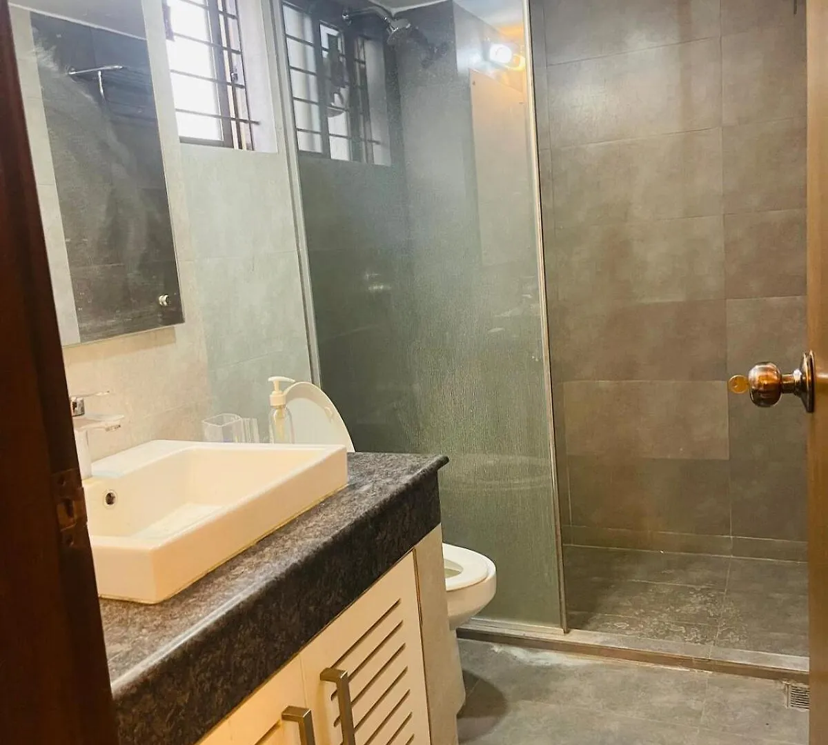 Luxury Apt in Banani Dhaka 5 Star Stay